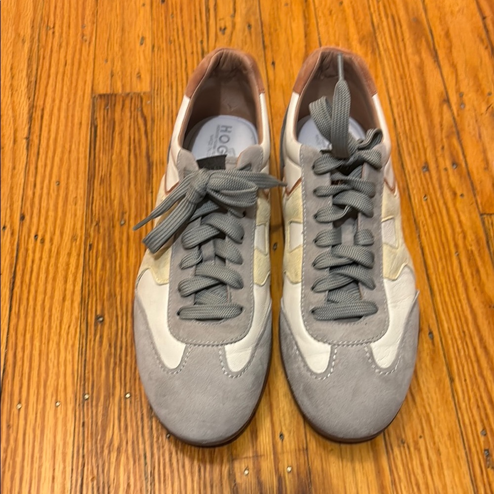 Hogan Women’s Gray and Cream Sneakers